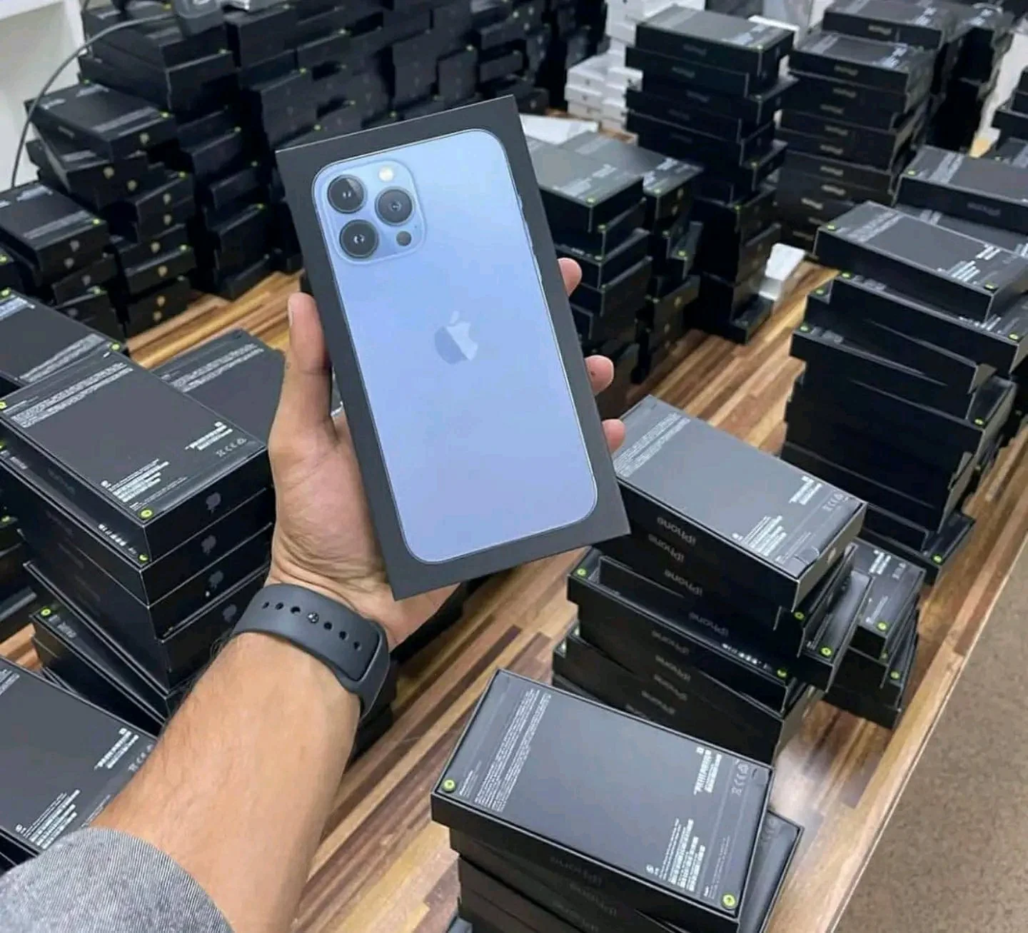 Wholesale iPhone Liquidation Pallet (15 Phones)
