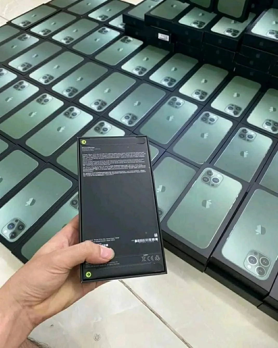 Wholesale iPhone Liquidation Pallet (15 Phones)