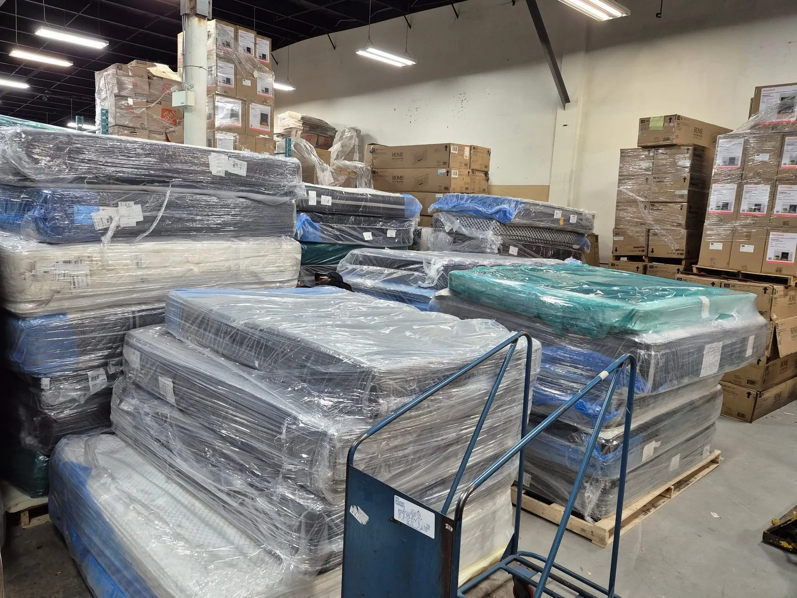 Mattress Pallet | 24 Pieces Per Pallet Wholesale Bulk Mattress Deals